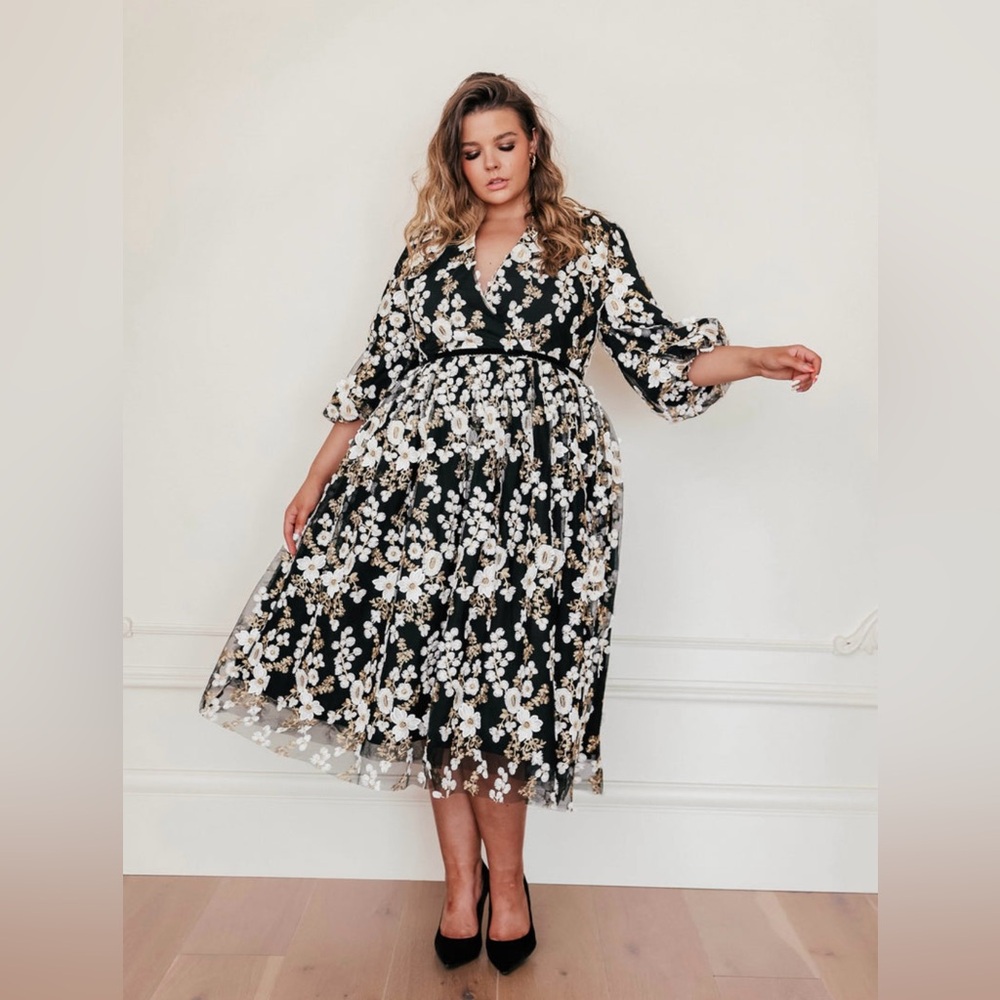 NWT JessaKae Holly Size 3x Black and White Floral Midi Dress